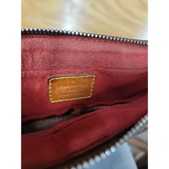 Authentic LOUIS VUITTON Monogram Viva-Cite MM - Picture 3 of 16